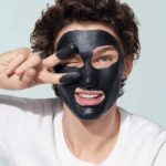 ژل شستشوی صورت زغالی گارنیر مناسب پوست های لکه دار سیاه